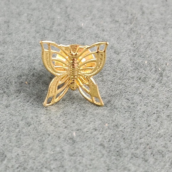 Filigree Jewelry - Vintage Small Gold Tone Filigree Butterfly Pin
